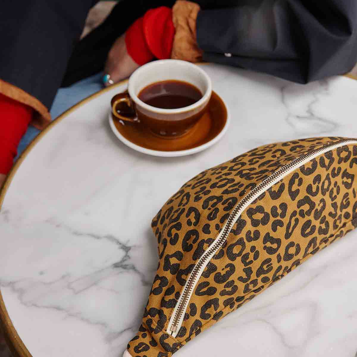 BANANENZAKJE MET JUS EN KARAMEL