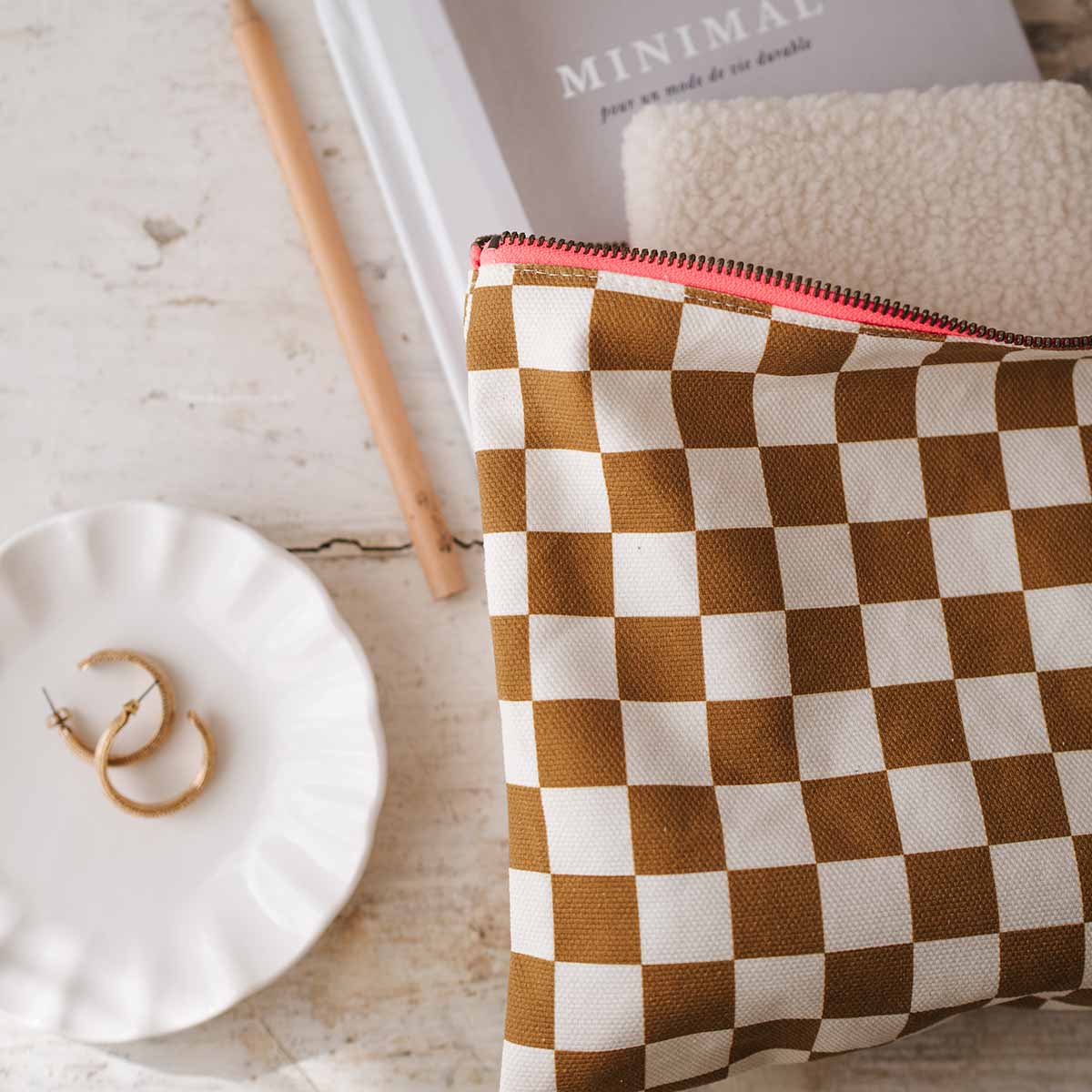 LILI DAMIER CLUTCH