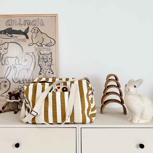 LUIERTAS - WEEKENDTAS MET RAPHAEL KARAMEL EN ECRU STREPEN