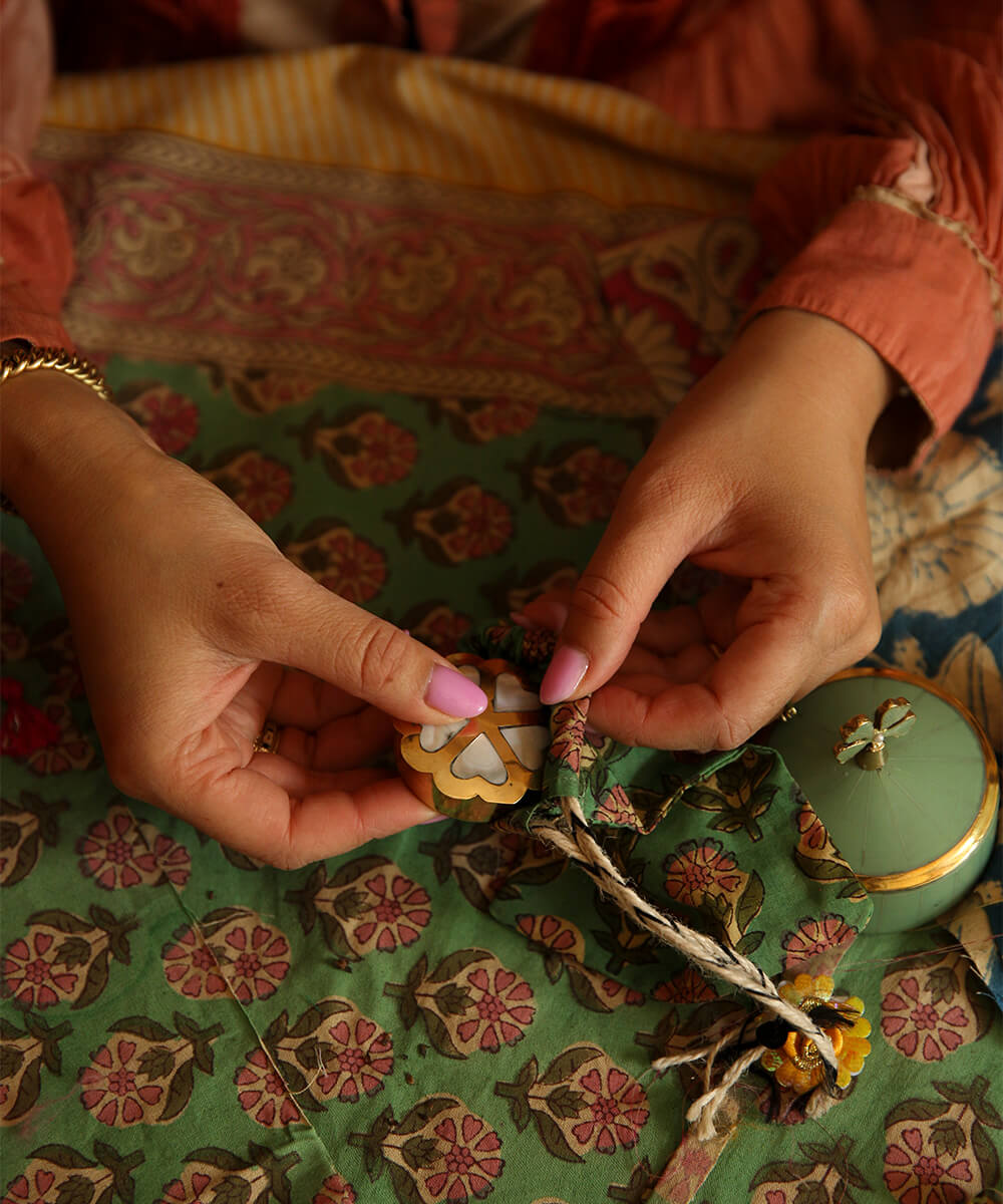 Honey Heart Box Small