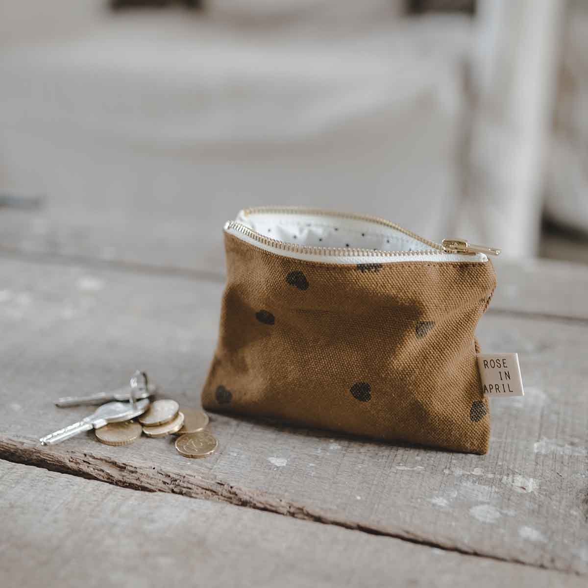 HARTVORMIGE PORTEMONNEE VAN MARIE CUMIN