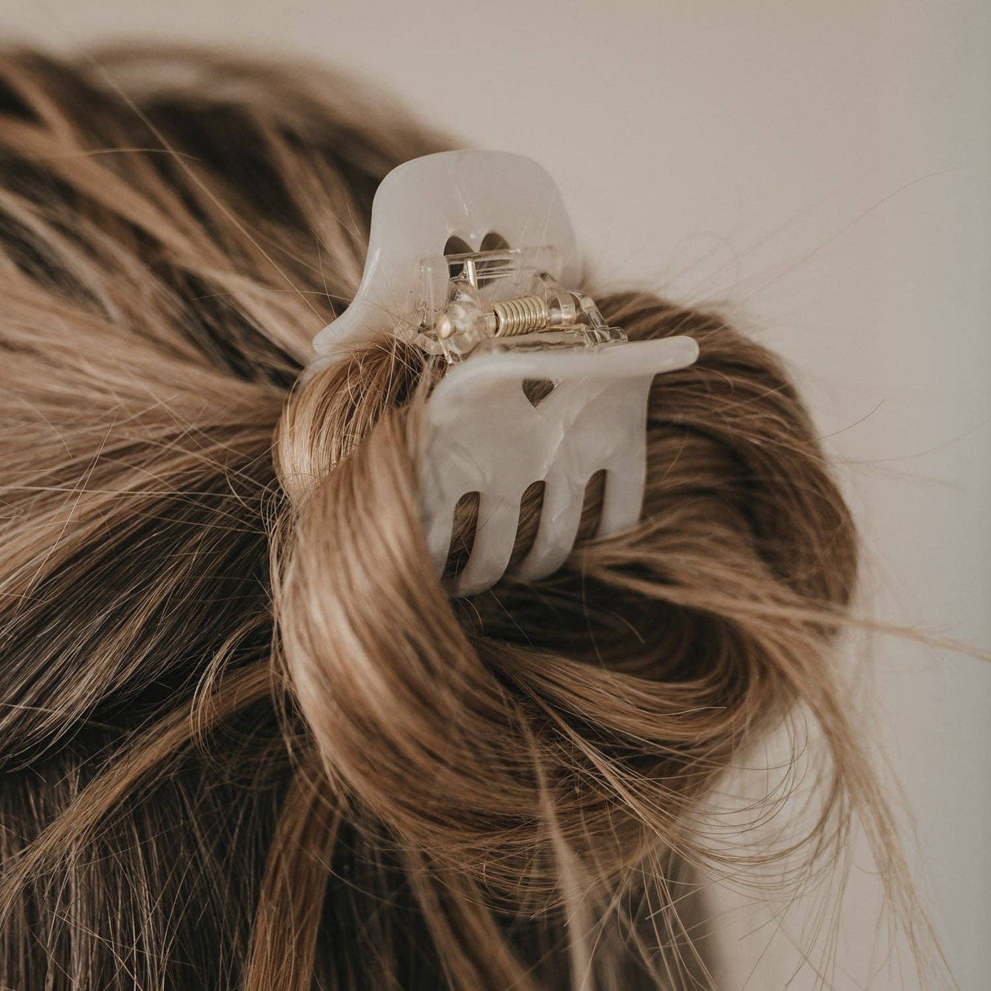 Kleine parelhaarclip met hart