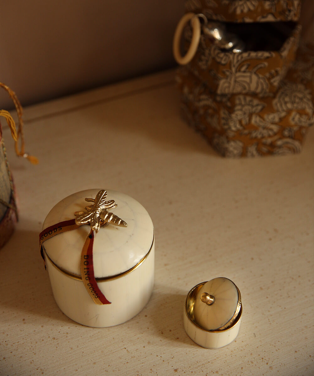 Sieradendoos Queen bee wit groot