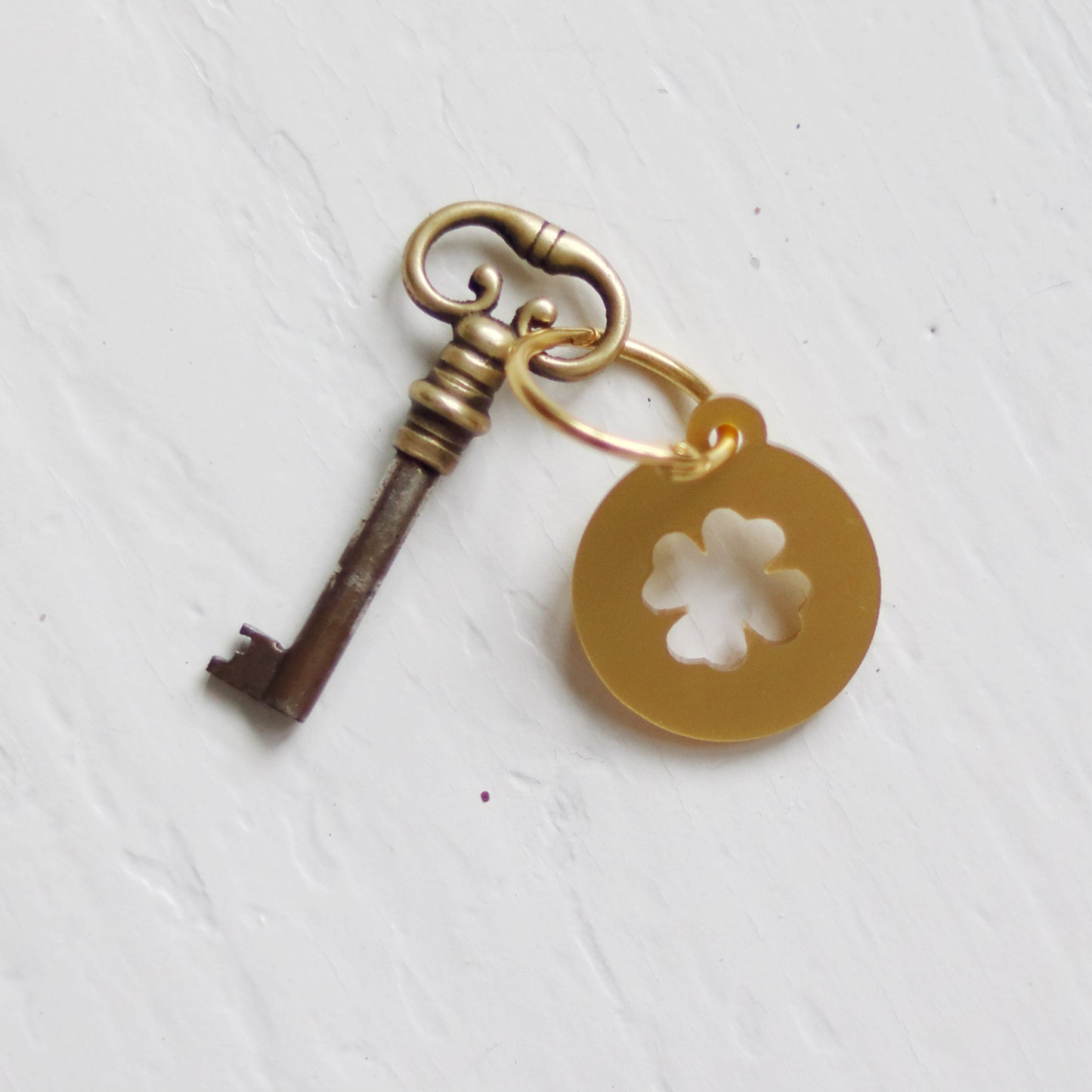 Troostsleutelhanger klavertje vier GOUD